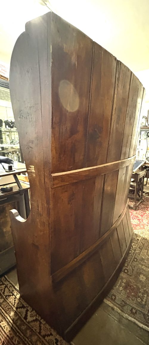 LATE GEORGIAN ELM BARREL BACK TAVERN SETTLE - ADDITIONAL PHOTO 5
