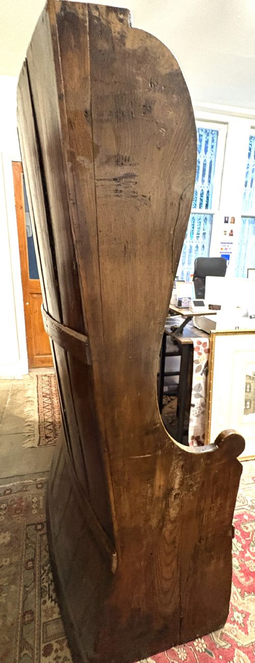 LATE GEORGIAN ELM BARREL BACK TAVERN SETTLE - ADDITIONAL PHOTO 6