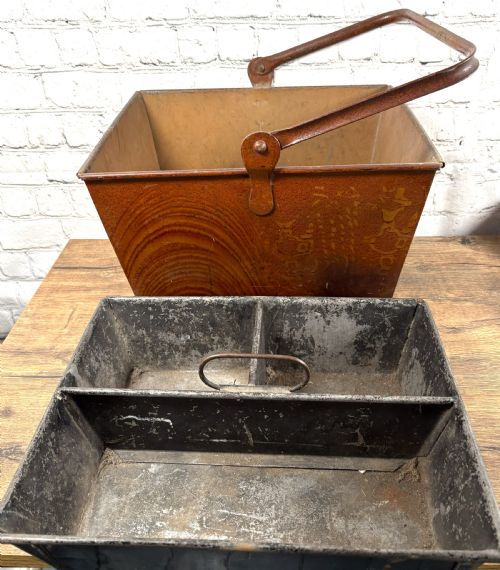 VICTORIAN COUNTRY HOUSE MAID'S TOLEWARE KITCHEN BUCKET - ADDITIONAL PHOTO 2