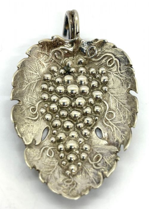 georgian silver vine leaf caddy spoon - CATEGORY: ANTIQUE SILVER - DATED 1800