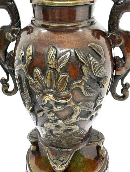 GOOD PAIR OF JAPANESE BRONZE VASES - ADDITIONAL PHOTO 3