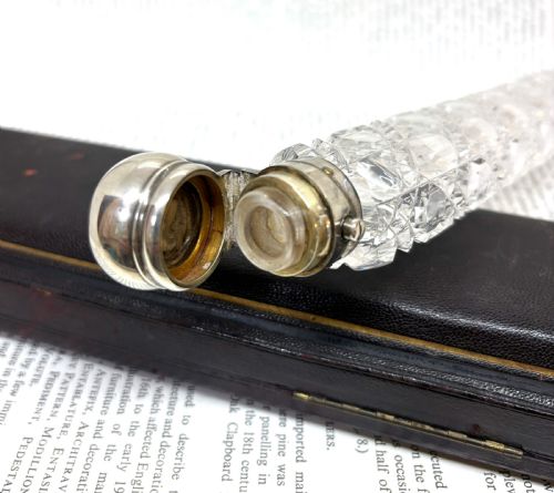 FINE VICTORIAN SILVER TOPPED CASED GLASS SCENT BOTTLE - ADDITIONAL PHOTO 4