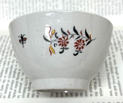 GEORGE III LOWESTOFT TEA BOWL - ADDITIONAL PHOTO 3