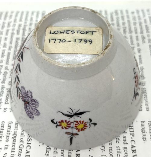 GEORGE III LOWESTOFT TEA BOWL - ADDITIONAL PHOTO 4