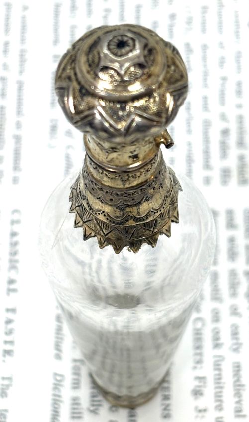 EARLY 19THC FRENCH SILVER GILT MOUNTED SCENT BOTTLE - ADDITIONAL PHOTO 3