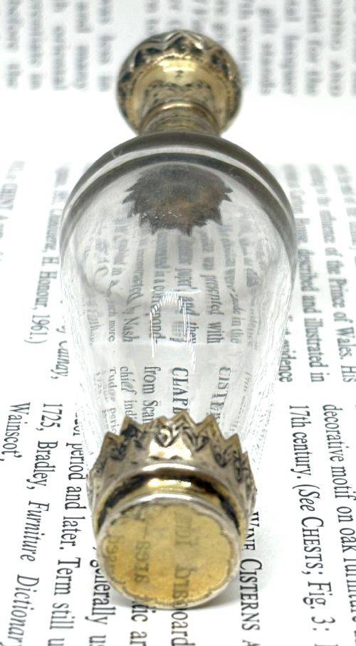 EARLY 19THC FRENCH SILVER GILT MOUNTED SCENT BOTTLE - ADDITIONAL PHOTO 4