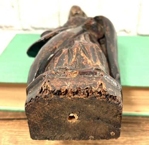17TH CENTURY CARVED LIMEWOOD FIGURE OF A SAINT - ADDITIONAL PHOTO 6