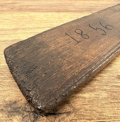 RARE 19TH CENTURY NORWEGIAN CARVED MANGLE BOARD WITH HORSE HEAD HANDLE - ADDITIONAL PHOTO 3