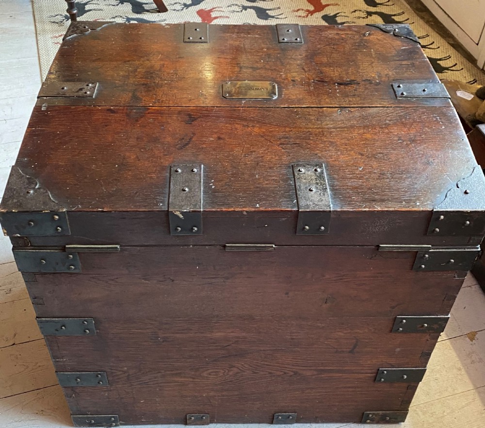 Campaign Silver Trunk View VIII