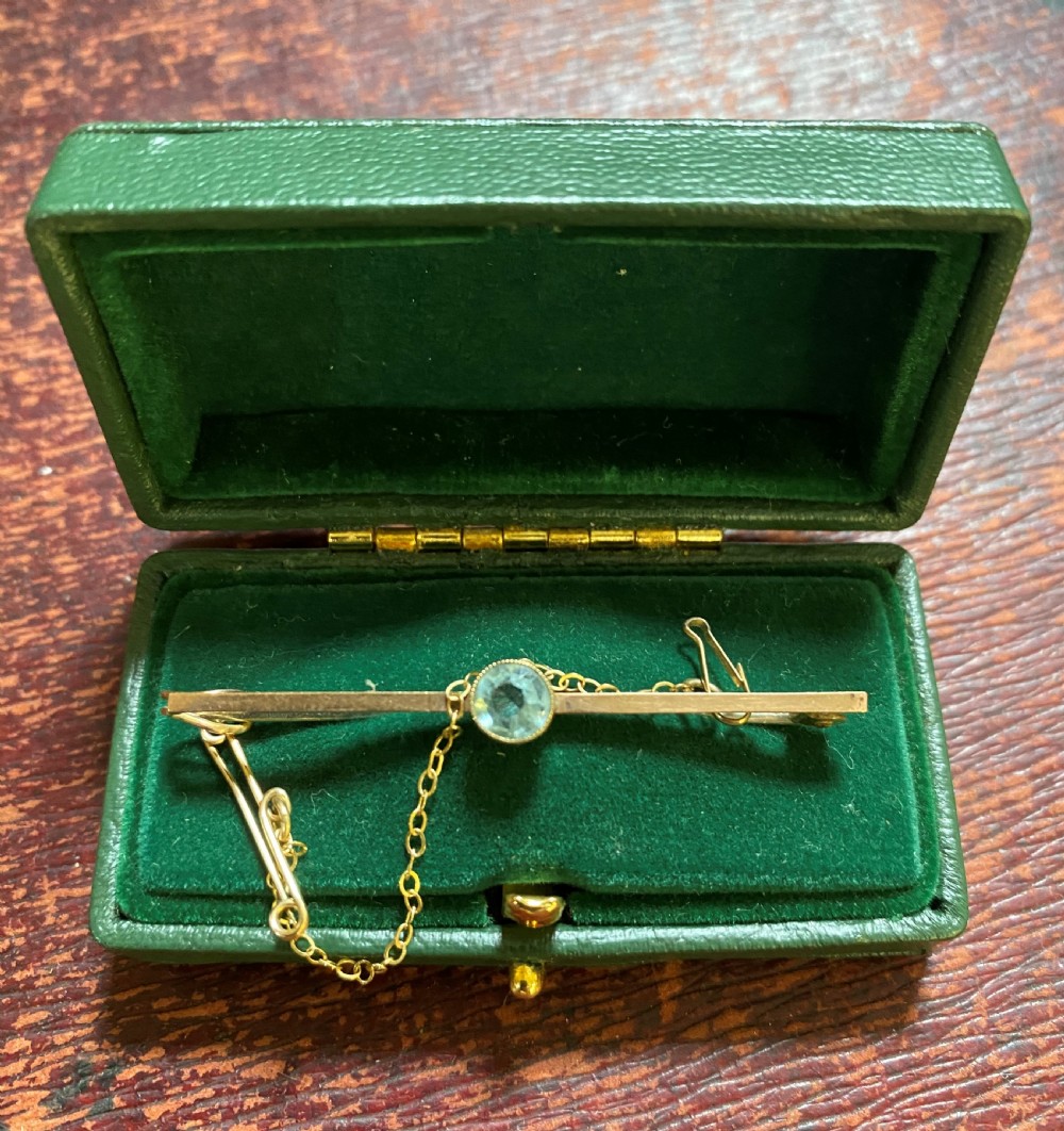 9ct Gold Bar Brooch With Solitaire Topaz