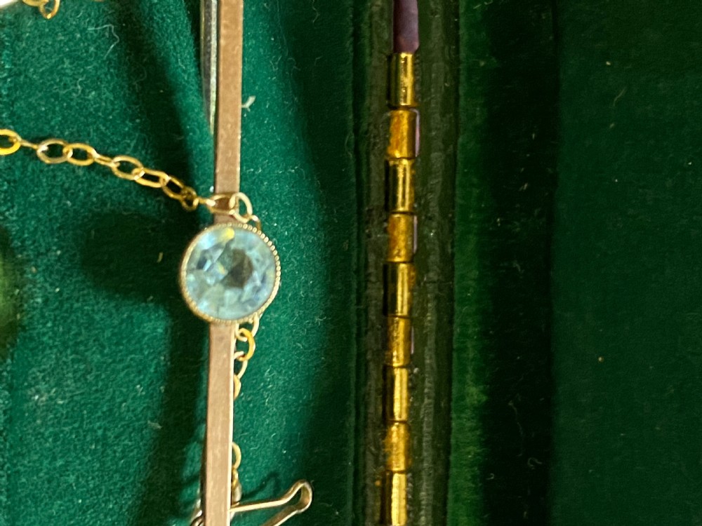 9ct Gold Bar Brooch With Solitaire Topaz View III