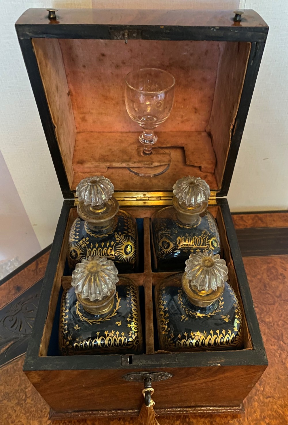 Georgian Walnut Gentleman's Cased Decanter Set View IV