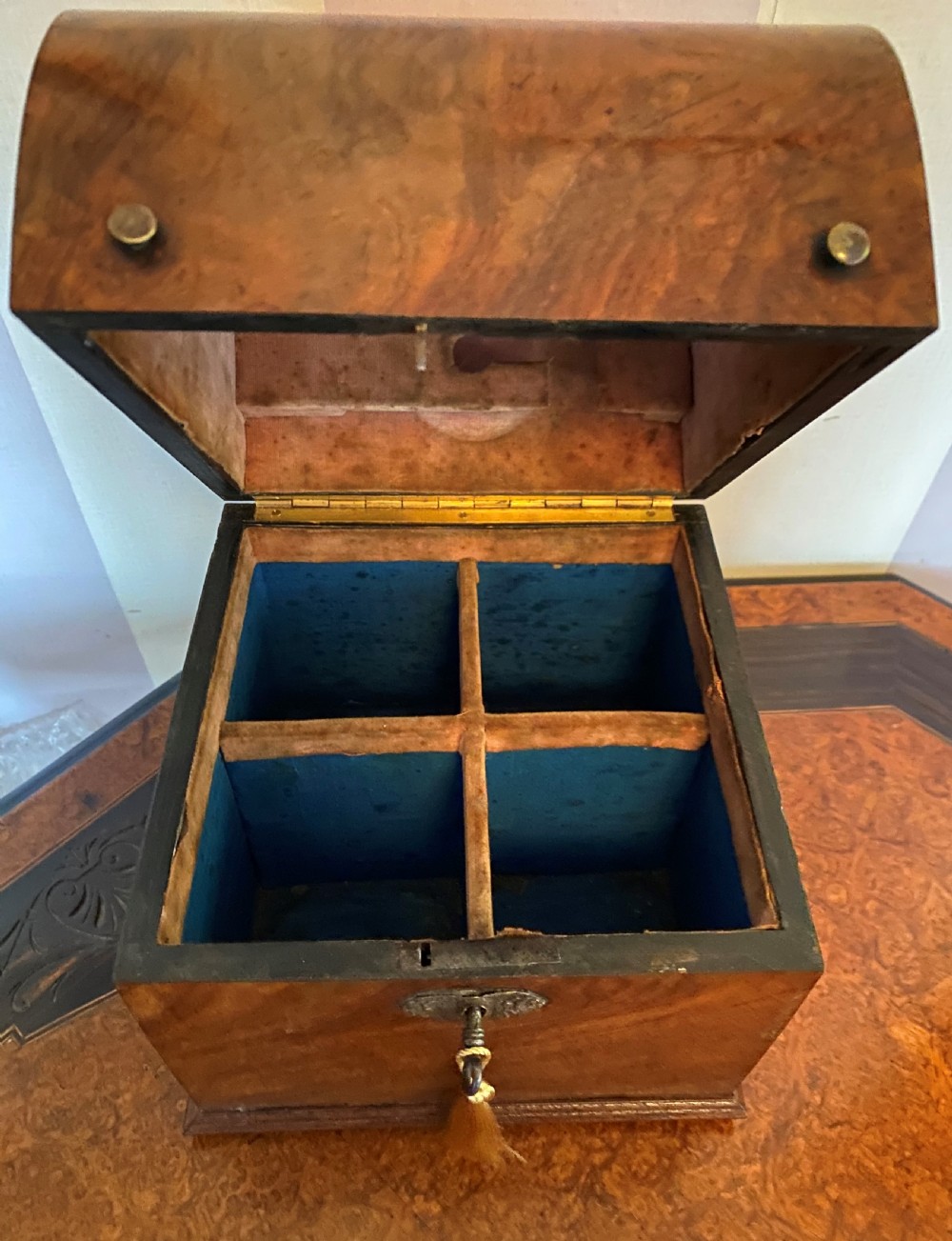 Georgian Walnut Gentleman's Cased Decanter Set View VII