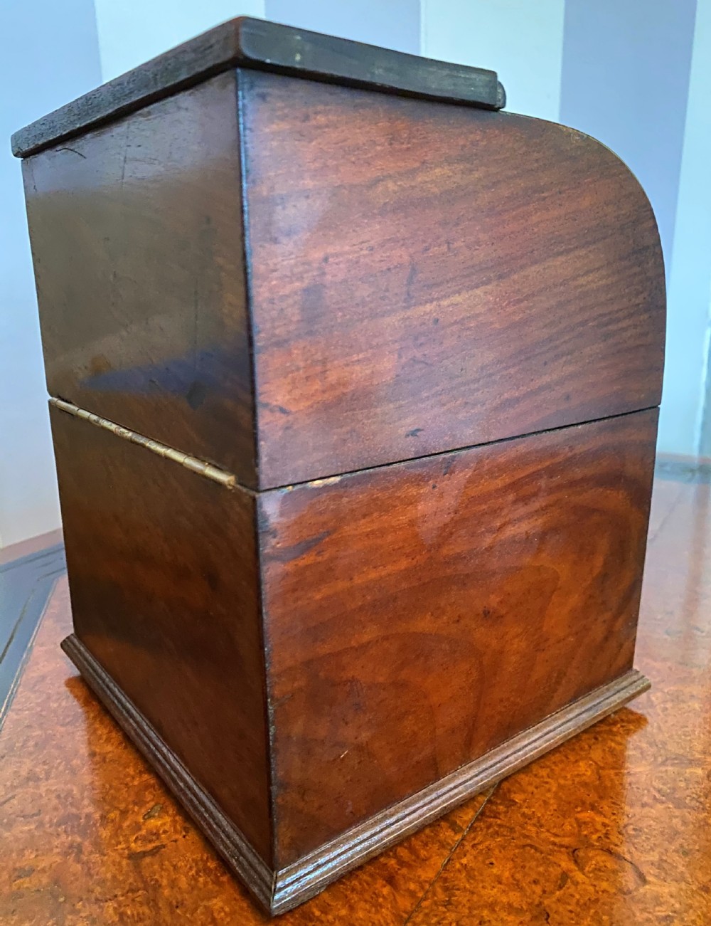 Georgian Walnut Gentleman's Cased Decanter Set View XIV