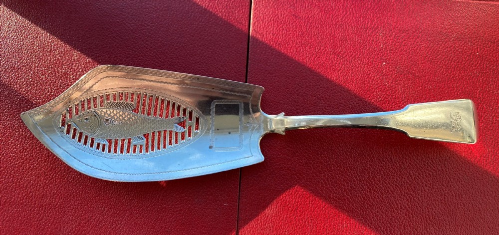 Fine Georgian Silver Fish Slice View II