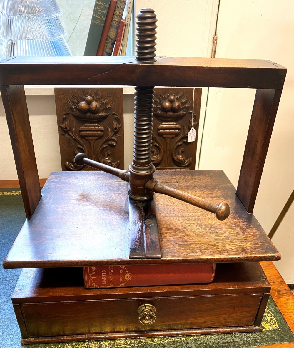 Desk Top Wooden Book Press View V