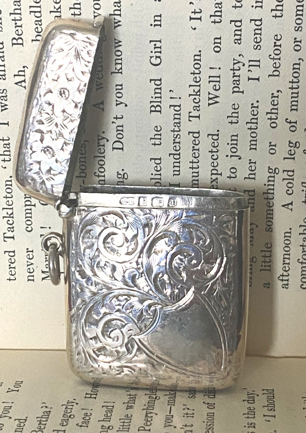 Antique Chester Silver Vesta Case 1900 View III