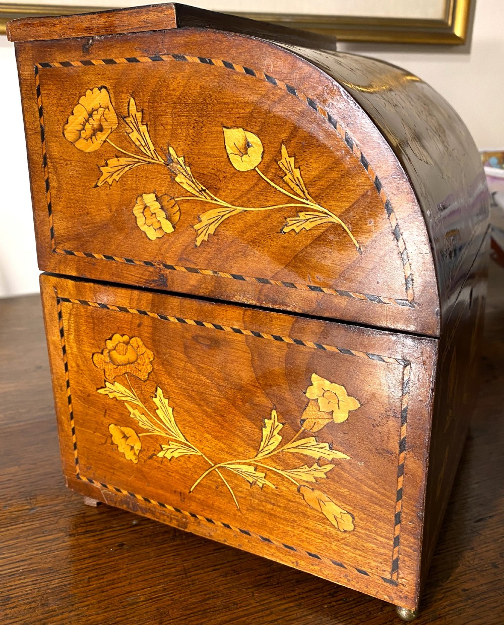 Anglo-Dutch Decanter Box With Contents View V