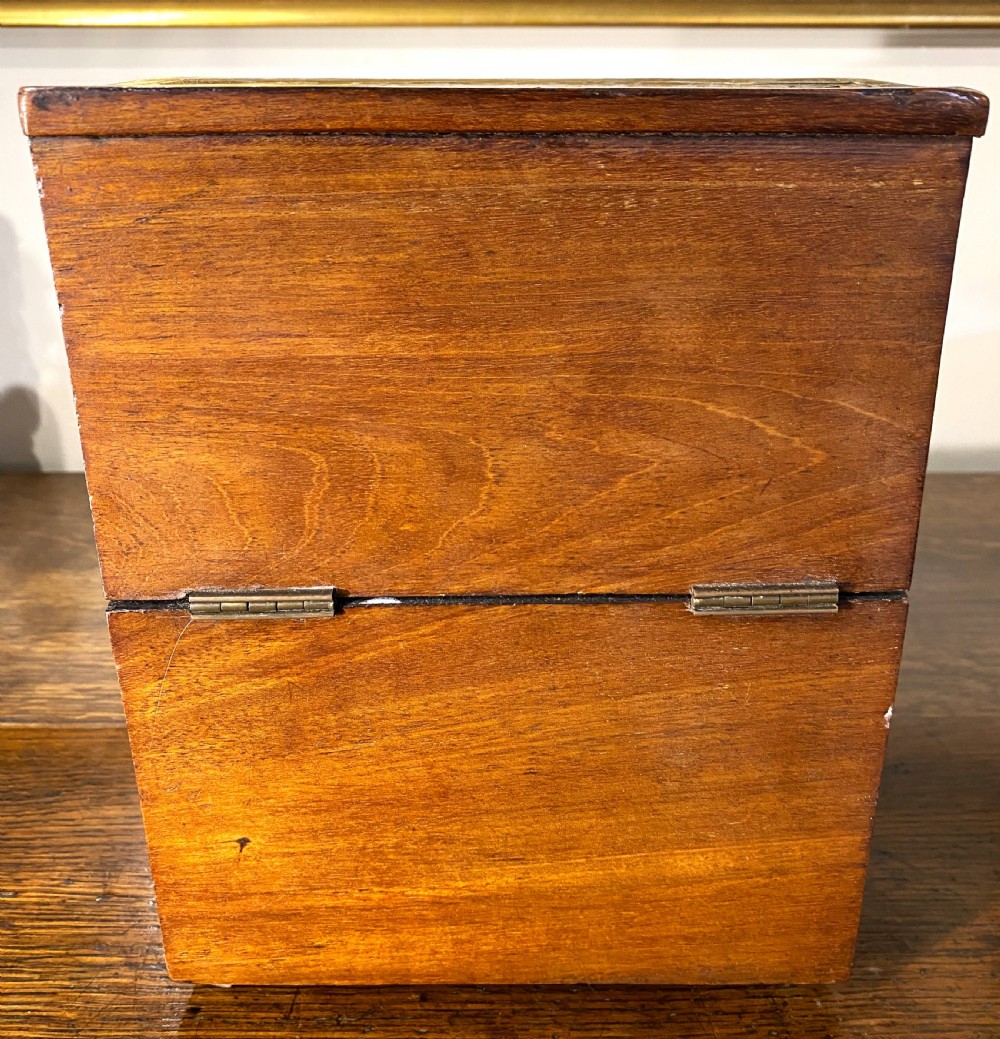Anglo-Dutch Decanter Box With Contents View VIII