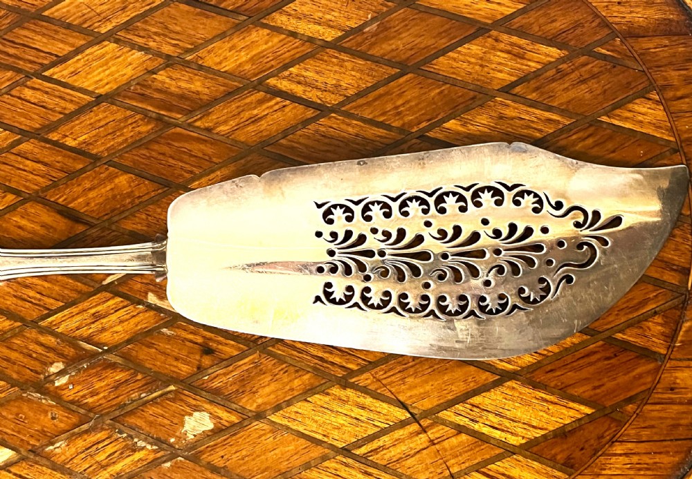 Fine Georgian Silver Fish Slice View V