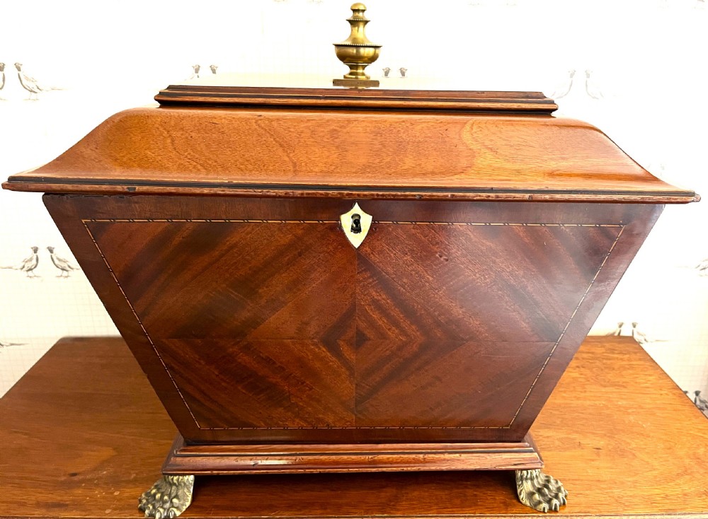 Fine Victorian Mahogany Cellarette