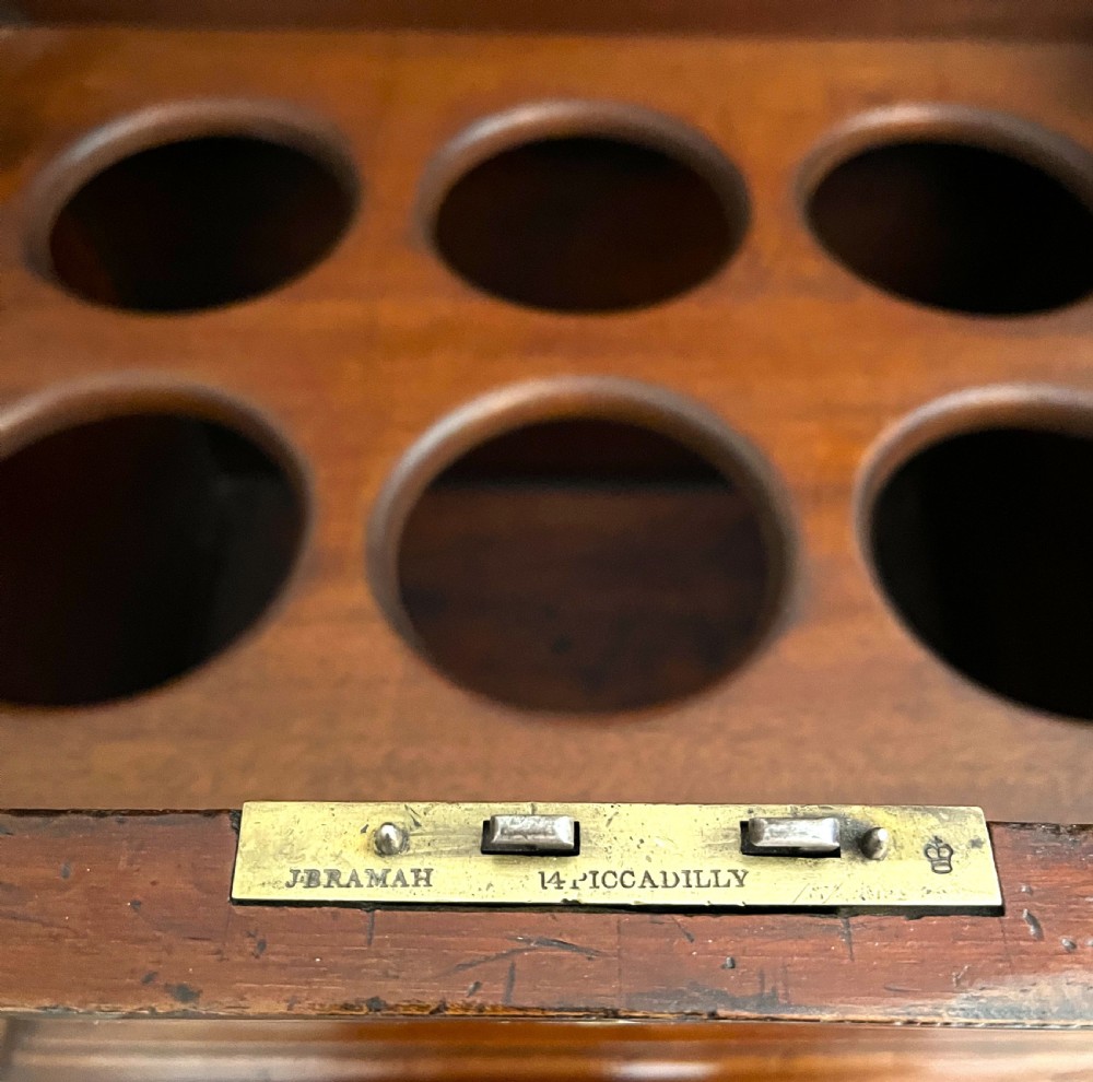 Fine Victorian Mahogany Cellarette View XI