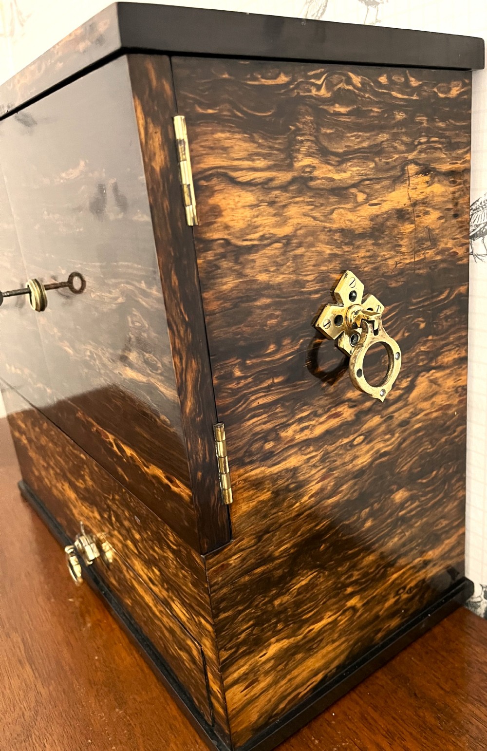 Coromandel Decanter Set By Walker & Hall View III
