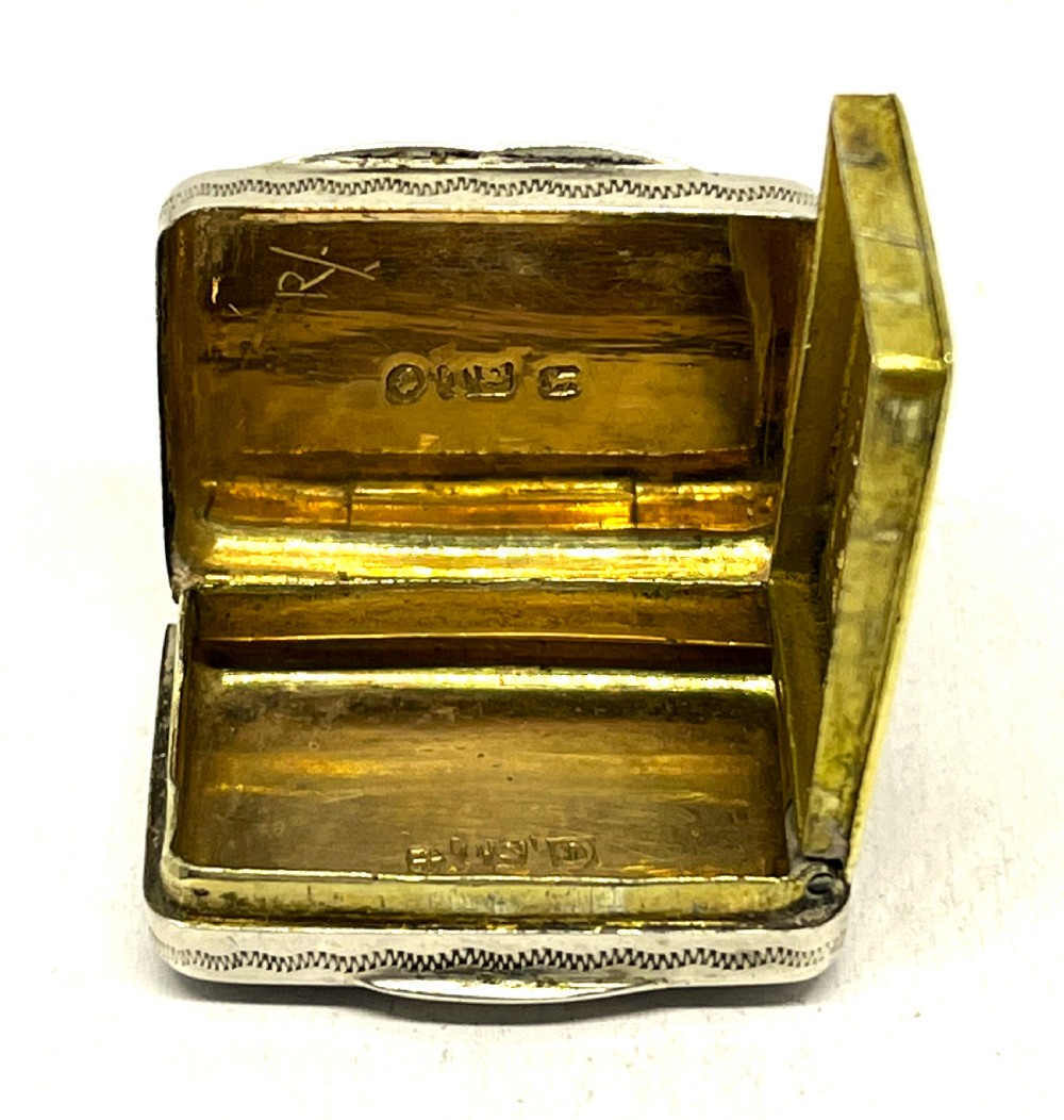 Fine Early Victorian Silver Vinaigrette View IV