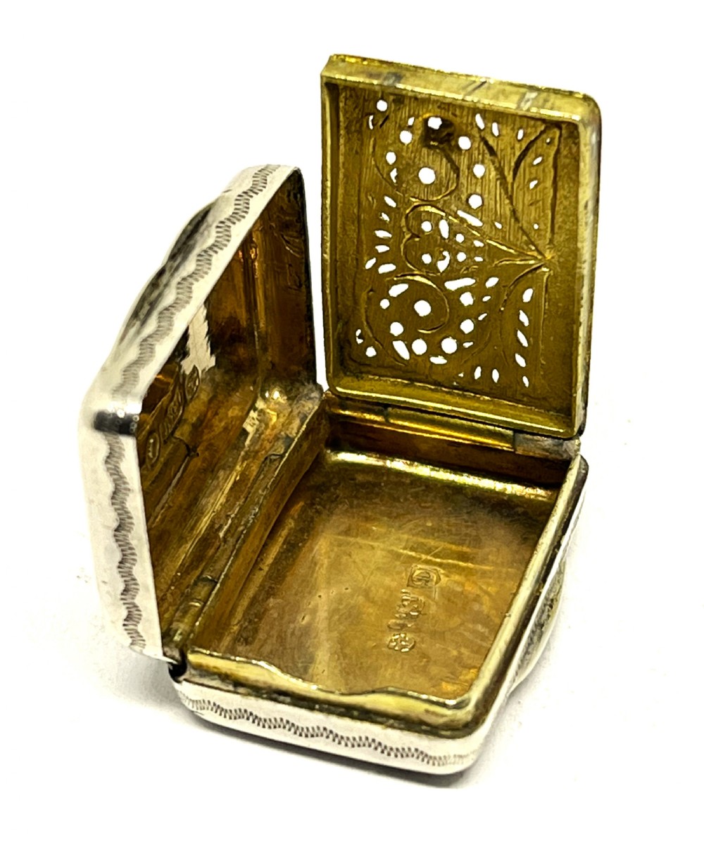 Fine Early Victorian Silver Vinaigrette View V