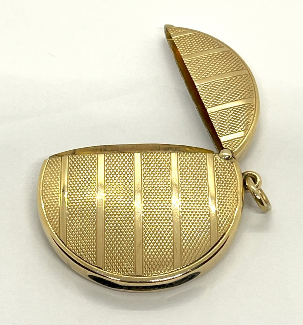 George V Chester 9ct Gold Circular Vesta Case View V