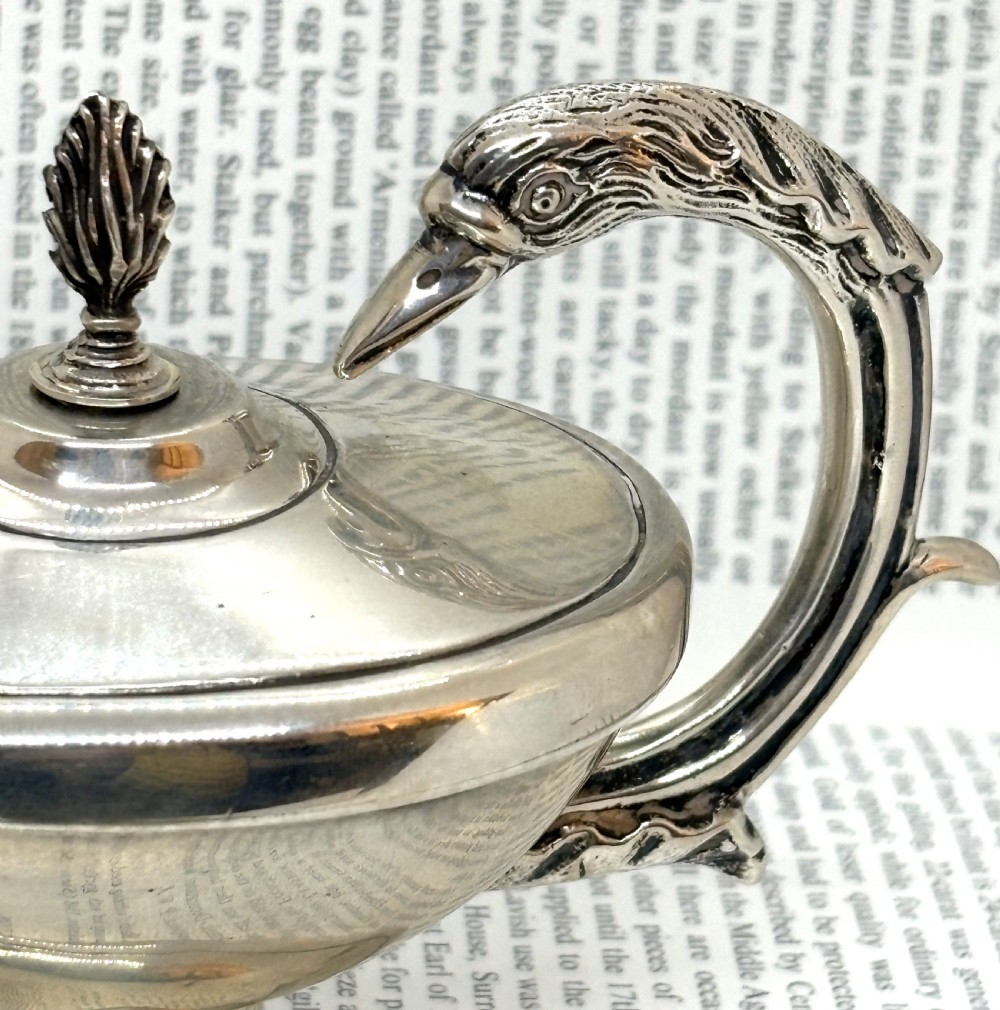 Super Quality Silver Swan Table Cigar Lighter View III