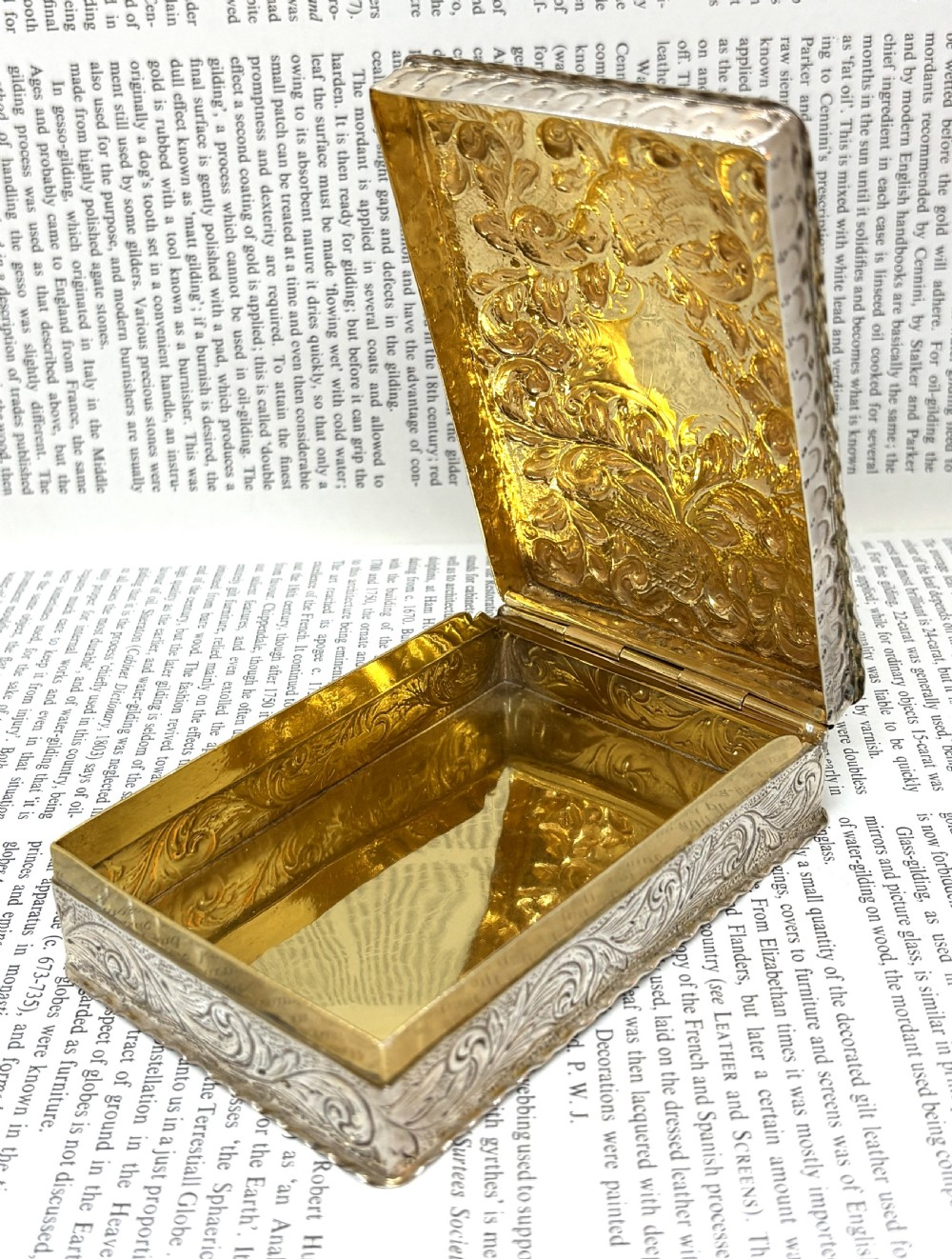 Fine Quality Silver Gilt Table Snuff Box View III