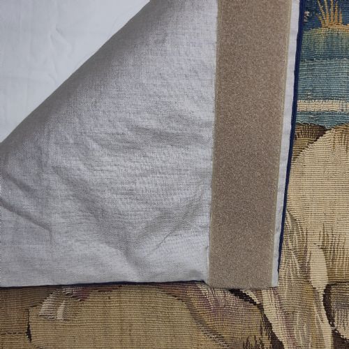 A 17TH CENTURY FLEMISH TAPESTRY PANEL - ADDITIONAL PHOTO 5