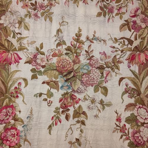 AN AUBUSSON ENTREFENTRE TAPESTRY - ADDITIONAL PHOTO 3