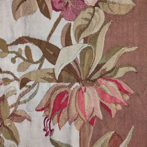 AN AUBUSSON ENTREFENTRE TAPESTRY - ADDITIONAL PHOTO 4