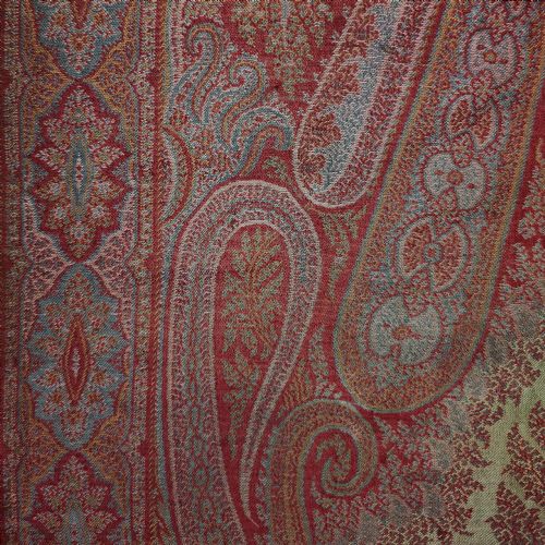 A 19TH CENTURY SHAWL - ADDITIONAL PHOTO 2