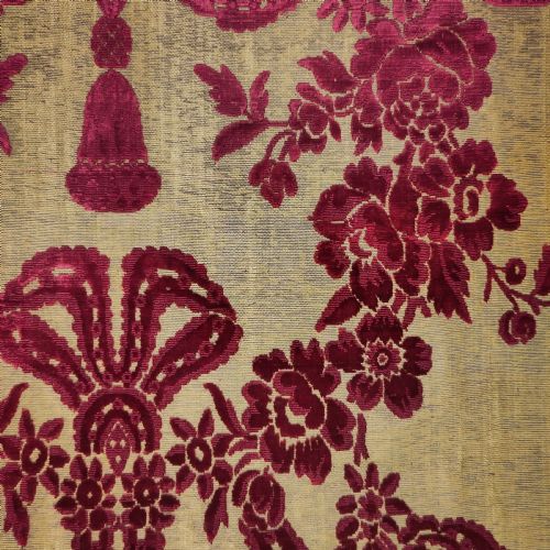 A HANGING OF 18TH CENTURY CISEL SILK VELVET - ADDITIONAL PHOTO 2