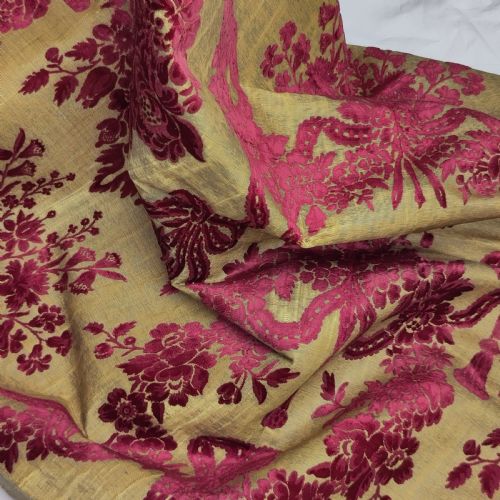 A HANGING OF 18TH CENTURY CISEL SILK VELVET - ADDITIONAL PHOTO 4