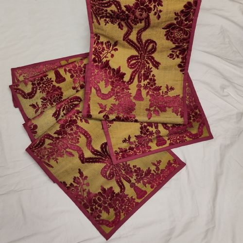 A PAIR OF PILASTER HANGINGS OF 18TH CENTURY CISEL SILK VELVET - ADDITIONAL PHOTO 2