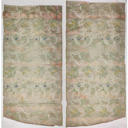TWO LENGTHS OF 18TH CENTURY BIZARRE SILK LAMPAS - ADDITIONAL PHOTO 6