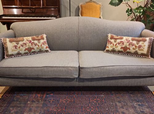 A PAIR OF CUSHIONS OF 19TH CENTURY AUBUSSON TAPESTRY - ADDITIONAL PHOTO 1