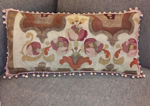 A PAIR OF CUSHIONS OF 19TH CENTURY AUBUSSON TAPESTRY - ADDITIONAL PHOTO 2