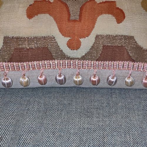 A PAIR OF CUSHIONS OF 19TH CENTURY AUBUSSON TAPESTRY - ADDITIONAL PHOTO 5