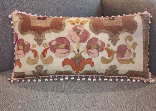 A PAIR OF CUSHIONS OF 19TH CENTURY AUBUSSON TAPESTRY - ADDITIONAL PHOTO 6