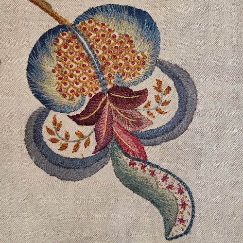 AN ENGLISH CREWELWORK HANGING - ADDITIONAL PHOTO 4