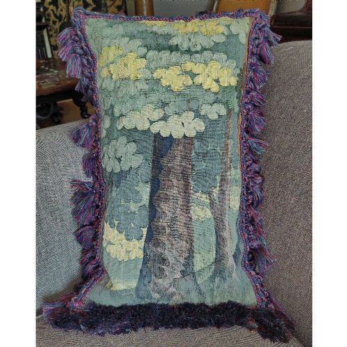 A CUSHION OF 17TH CENTURY FLEMISH TAPESTRY - ADDITIONAL PHOTO 1