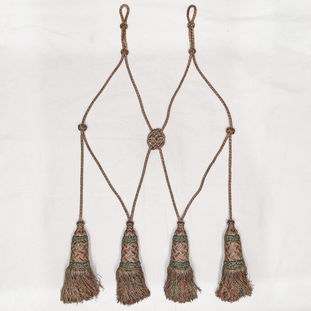 Four fine 17th century tassels