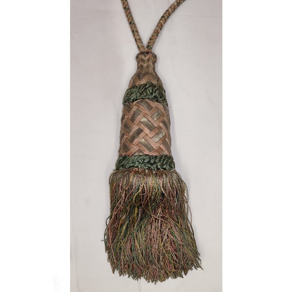 Four fine 17th century tassels View III