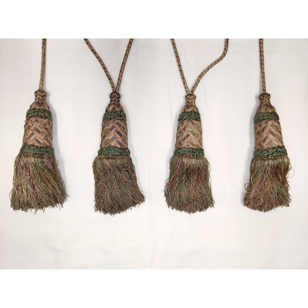 Four fine 17th century tassels View V