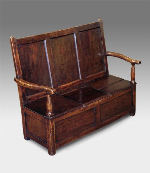 Early 18th Century Pine and Elm Settle